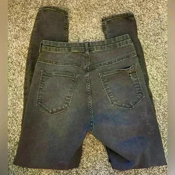 H&M Jeans - Picture 2 of 4